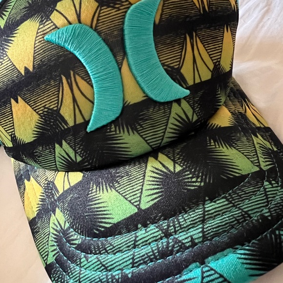 Hurley SnapBack Hat - Picture 2 of 3